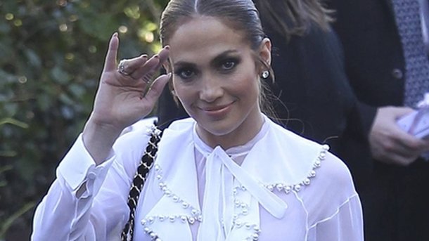 Jennifer Lopez dévoile ses abdos aux Bahamas