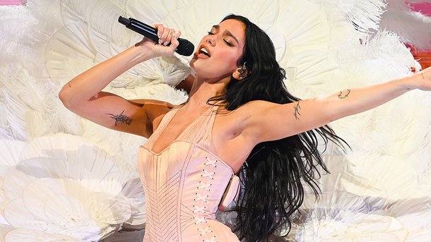 Dua Lipa en tournée : quelles chanteuses assurent ses premières parties ?