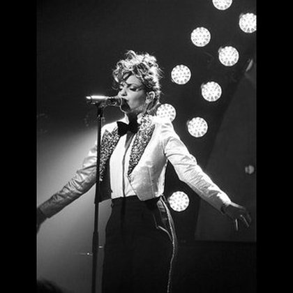 Tal: Credit by @crazyamandiine #ÀLINFINITOUR