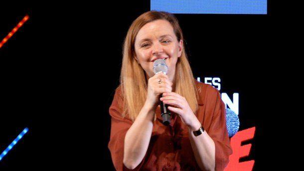 Humour : Christine Berrou sur scène :  "Je suis féministe, c'est très important. Je suis encore plus féministe, quand je regarde Disney + avec ma fille, c'est très très sexiste..."