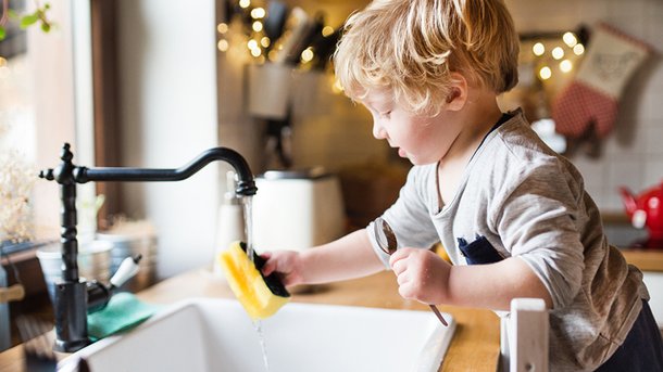 Le Top du Réveil Chérie : Faites faire la vaisselle à vos enfants !