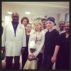Madonna en visite à Haiti