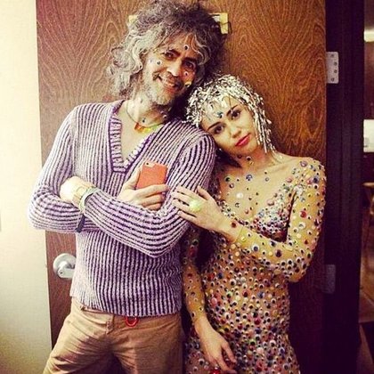 Miley Cyrus: I love @waynecoyne5 so much