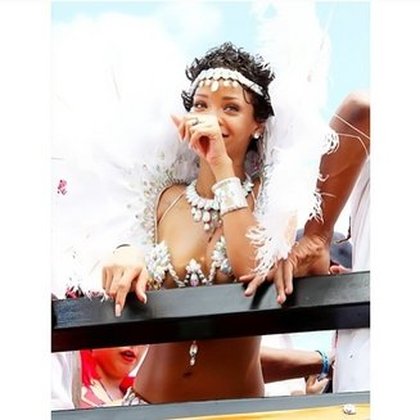 Rihanna ©Instagram