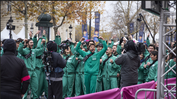 "1, 2, 3 Soleil" géant sur les Champs-Elysées : "Une expérience de dingue !"