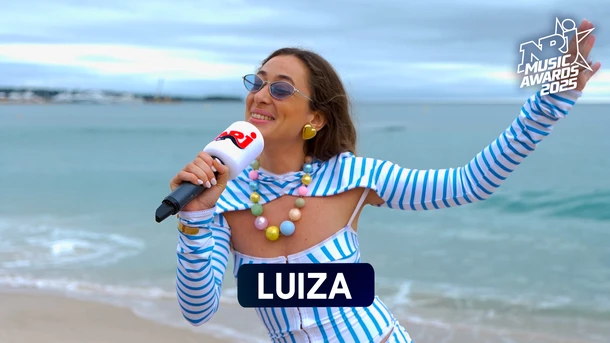Luiza chante "Soleil Bleu" sur la Croisette