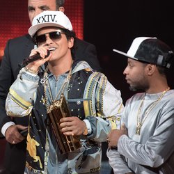 Bruno Mars - Cérémonie NRJ Music Awards 2016