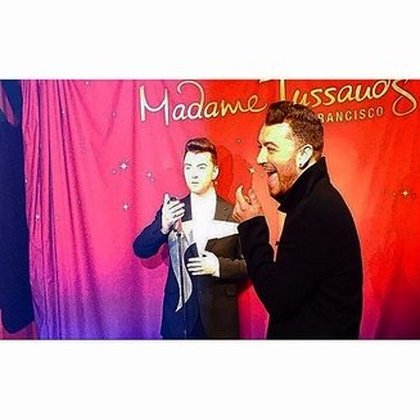 Sam Smith lors de l'inauguration de sa statue de cire à San Fransisco