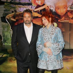 Mylène Farmer : lumineuse et colorée