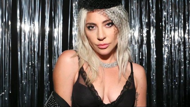 Lady Gaga: zoom sur sa collaboration avec la marque Urban Outfitters