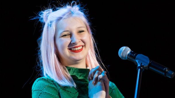 Alice on the Roof: comment a-t-elle débuté sa carrière?