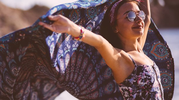 Imprimés, crop tops, sacs tissés... les essentiels mode de l'été 2018