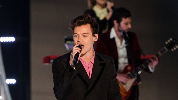 Harry Styles donne les 1.2 millions dollars de sa tournée aux associations!