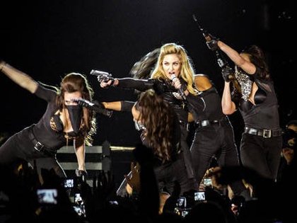MDNA Paris2