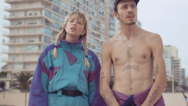 Angèle : les secrets du clip de  "Tout oublier"