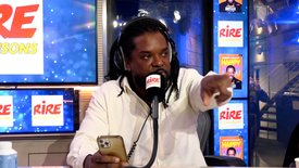 Anthony Kavanagh joue un extrait de son nouveau spectacle "Happy"