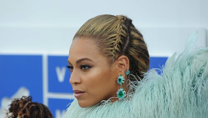 2016 MTV Video Music Awards - Red Carpet Arrivals
