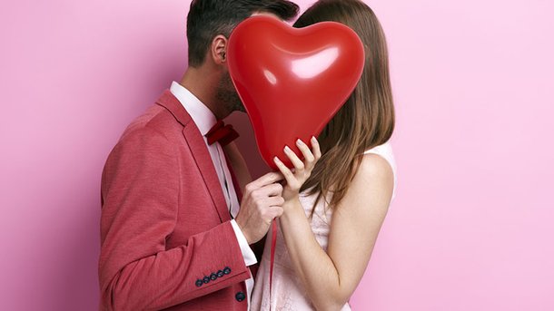 Les infos du Réveil Chérie: Saviez-vous que le 13 février est la Journée des amants ?