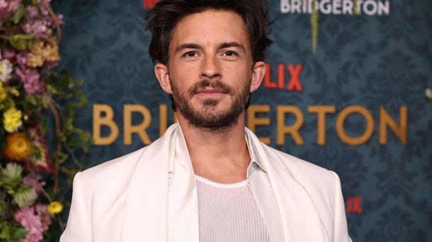 "La Chronique des Bridgerton" : quel avenir pour Anthony Bridgerton ? Jonathan Bailey répond
