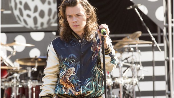 Harry Styles: trop adorable avec un bébé!