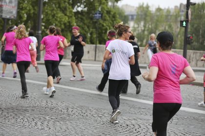 La team Fitnext/Chérie FM lors de la Parisienne