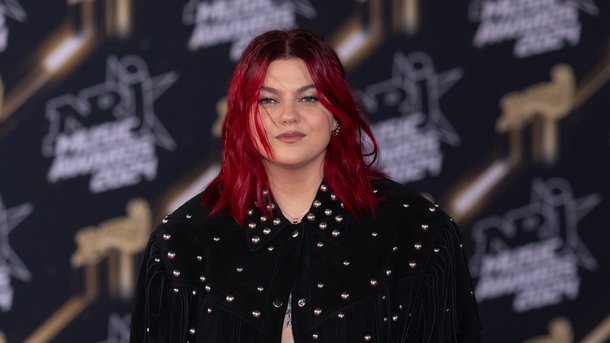 Louane aborde un sujet très personnel dans son nouveau single "Et si"