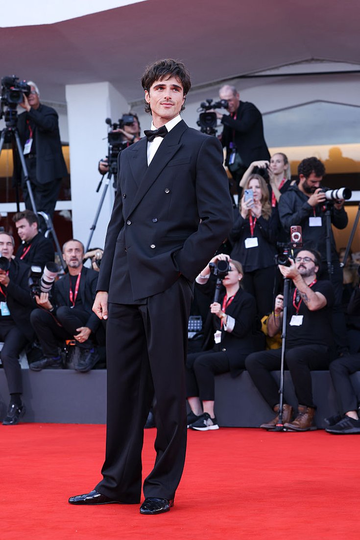 Jacob Elordi sur le tapis rouge de la Mostra de Venise, le dimanche 31 août 2025.