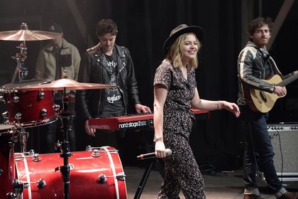Louane - NRJ Music Tour Compiègne 2016