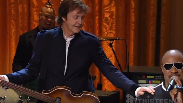 Paul McCartney et Stevie Wonder - Ebony And Ivory