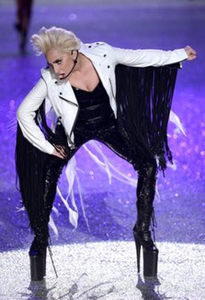 Lady Gaga - Victoria's Secret Show - Paris - le 30/11