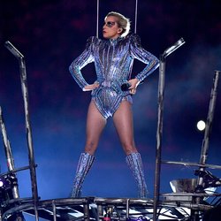 Lady Gaga sur scène à la mi-temps du Superbowl 2017