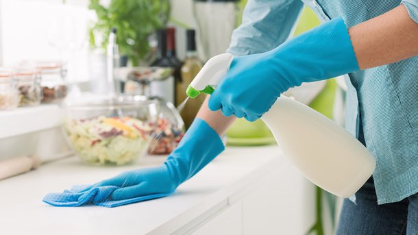 Les infos du Réveil Chérie : 73% des femmes feraient plus de tâches ménagères que leur conjoint