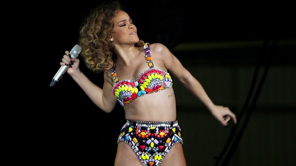 Rihanna en mode hot summer pour les vacances