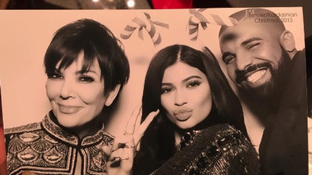 Drake: il s’éclate au Noël des Kardashian!