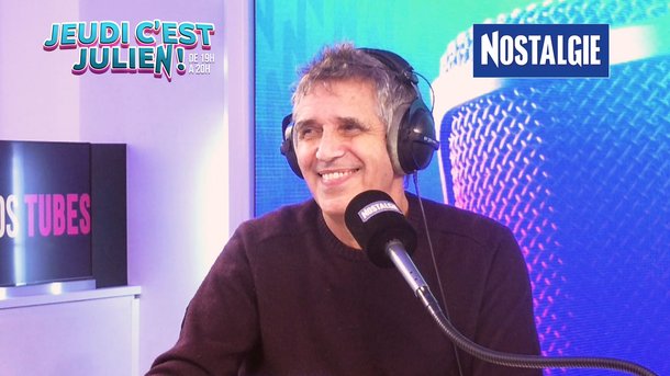 Des Enfoirés aux Beatles, Julien Clerc partage les tubes incontournables sur le temps