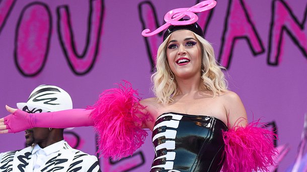 Katy Perry dément les rumeurs de sa grossesse sur scène