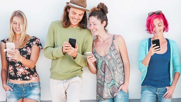 Les infos du Réveil Chérie : 14% des trentenaires font quelque chose plus de 10 fois par jour ! Mais Quoi ?
