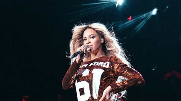 Beyoncé rend hommage à Jay Z sur scène !