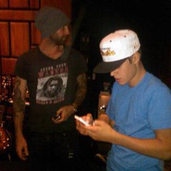 Justin Bieber envisage une collaboration avec Adam Levine (Maroon 5)