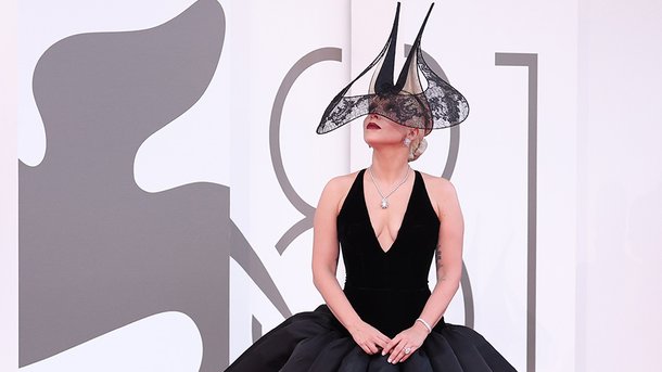 Lady Gaga fait sensation en Dior à l’avant-première du «Joker 2»
