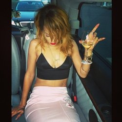 Rihanna : #NiggazNParis