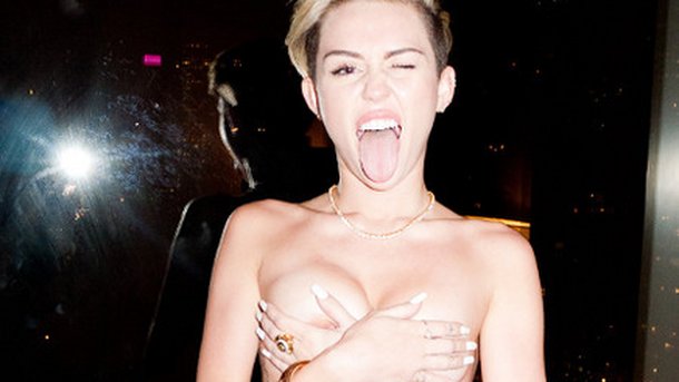 Miley Cyrus se dénude pour Terry Richardson !