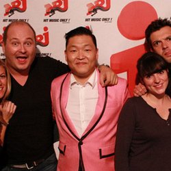 Lundi 05 novembre aves Psy et Kev Adams
