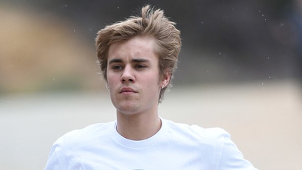 Justin Bieber: super sexy torse nu et couvert de tatouages!
