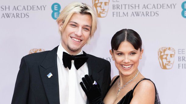 « Stranger Things » : Millie Brown est fiancée