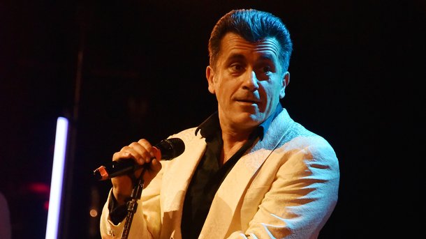 Disparition de Bébert, leader du groupe de rock Les Forbans et interprète du tube "Chante !"