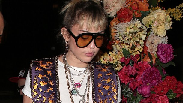 Miley Cyrus réagit après avoir été agressée par un fan