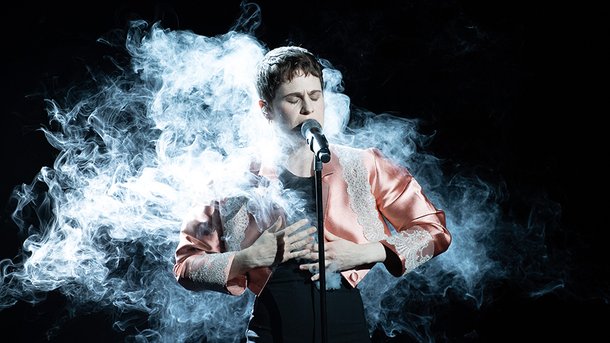 Christine & The Queens – «Damn, Dis-Moi» et «La Marcheuse»