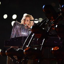 Lady Gaga sur scène à la mi-temps du Superbowl 2017