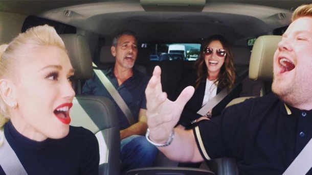 Gwen Stefani fait le buzz avec Julia Roberts et George Clooney!